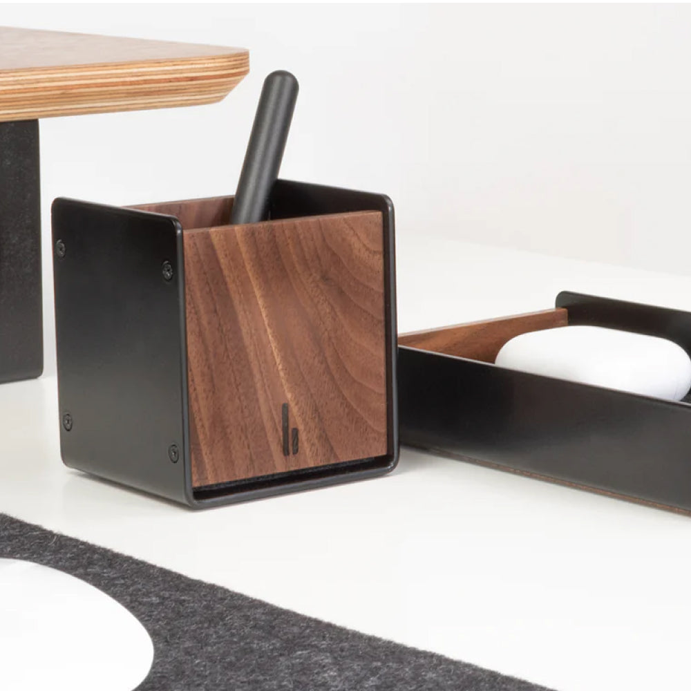 Schreibtisch-Organisation trifft auf minimalistisches Design