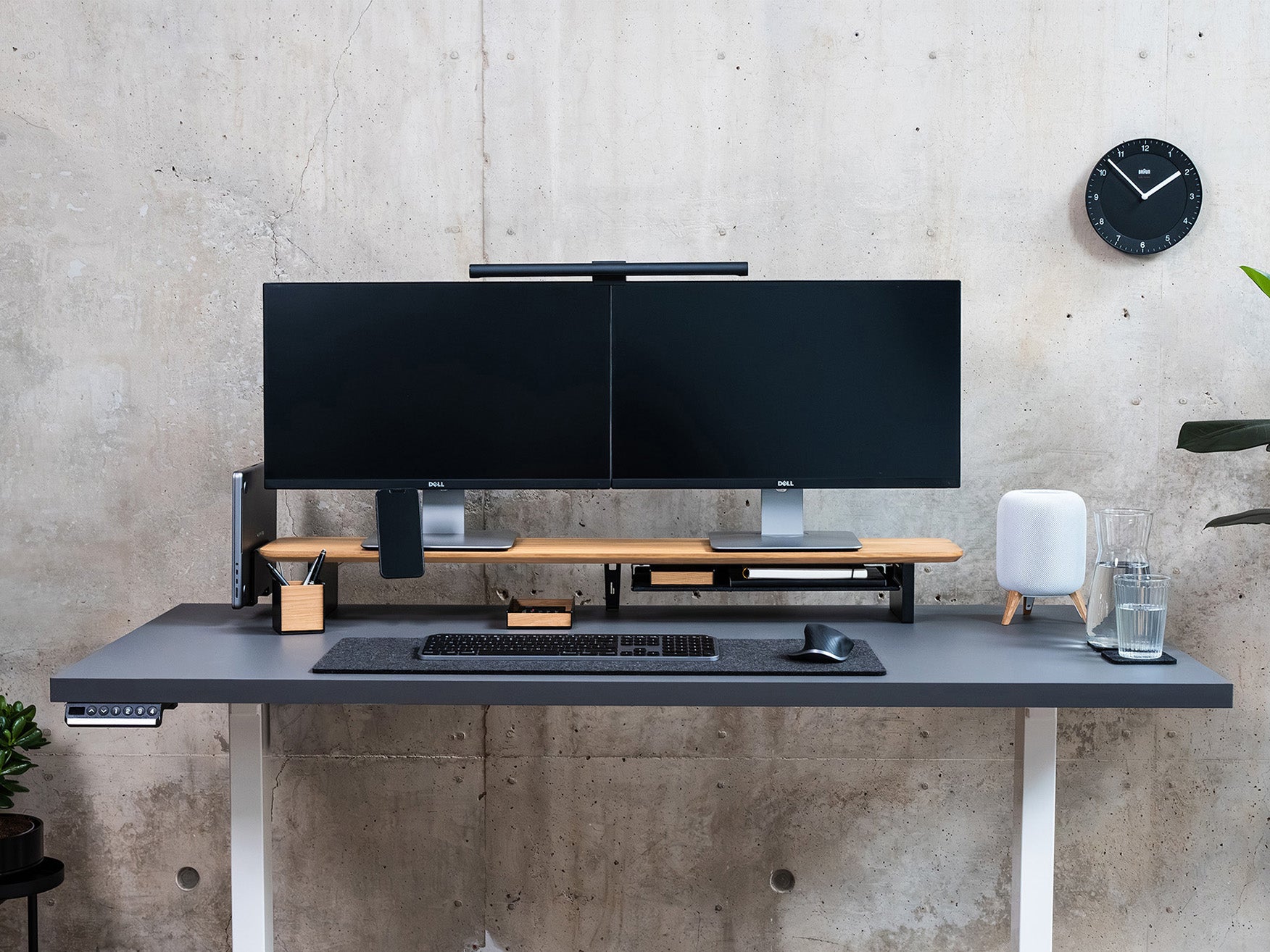 balolo, Setup Cockpit Large, Monitorerhöhung, Arbeiten mit zwei Monitoren, Eichenholz, Ergonomischer Arbeitsplatz, Produktiver Schreibtisch, Platzsparender Arbeitsbereich, organisierter Schreibtisch, Büro, Home Office, Work from home, office, desk shelf, organized desk, Space-saving workspace, walnut, desk organization, desktop riser, dual-desktop riser, oak #material_Eiche